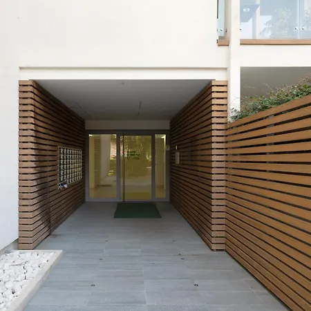 Park Apartment *